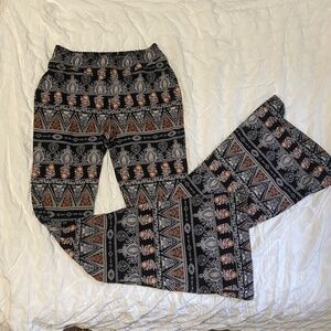 NWOT Vintage About A Girl Flare Yoga Pants with Paisley Print - S